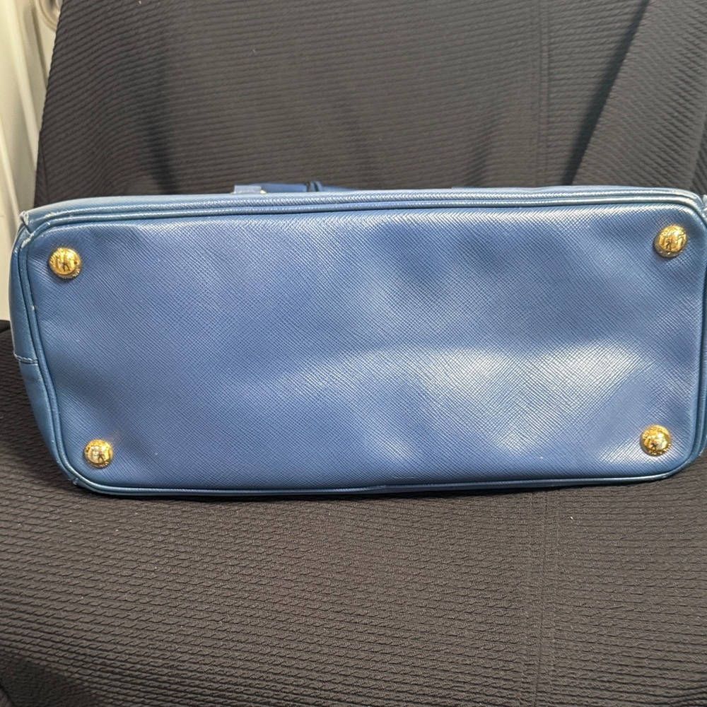 Prada Blue Saffiano Leather Women's Bag - Picture 2 of 16